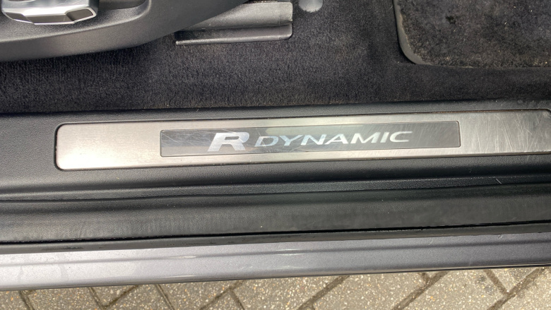 Land Rover Discovery Sport 2.0 D200 R-Dynamic HSE 5dr Auto [5 Seat] Diesel Station Wagon